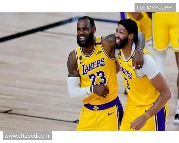 詹姆斯加盟独行侠携手欧文浓眉打造豪华阵容