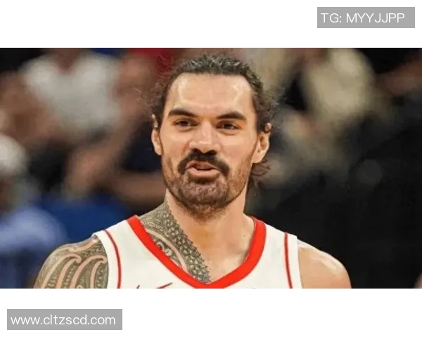 博伊尔斯：亚当斯强壮得不可思议，我现在手腕都还疼